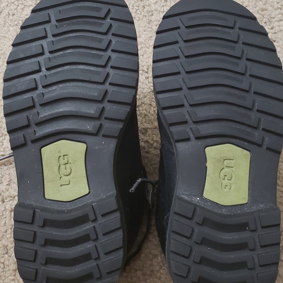 UGG - Picture 3 of 8